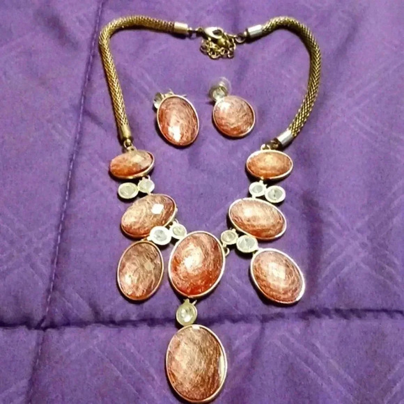 None Jewelry - A very unique  beaded pearl necklace..copper color.